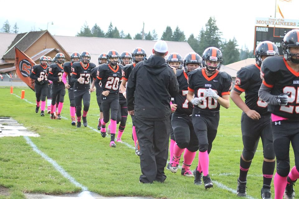 2B Football: Mountaineers Dominate Fort Vancouver